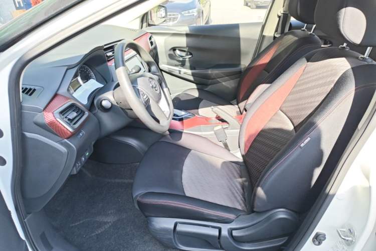 Used Nissan Lannia 2016 1.6L CVT Smart Cool Edition Left Front Seat