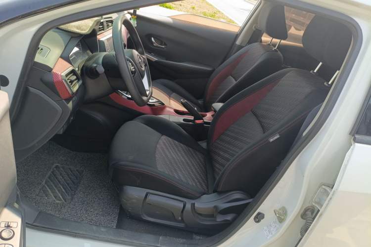 Used Nissan Lannia 2016 1.6L CVT Cool Edition Left Front Seat