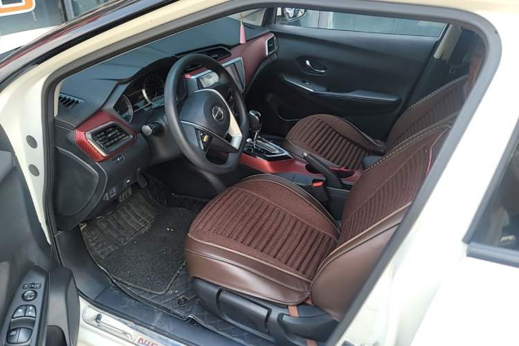 Used Nissan Lannia 2016 1.6L CVT Cool Edition Left Front Seat