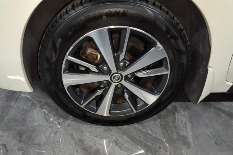 Used Nissan Lannia 2016 1.6L CVT Cool Edition Left Front Wheel Hub