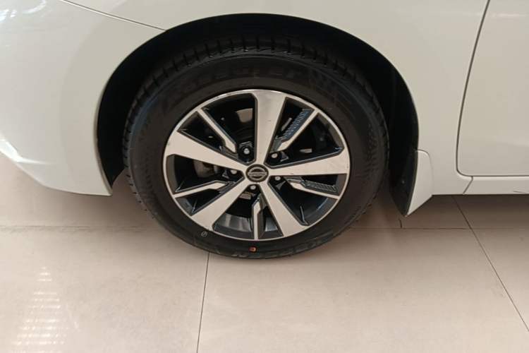 Used Nissan Lannia 2016 1.6L CVT Cool Edition Left Front Wheel Hub