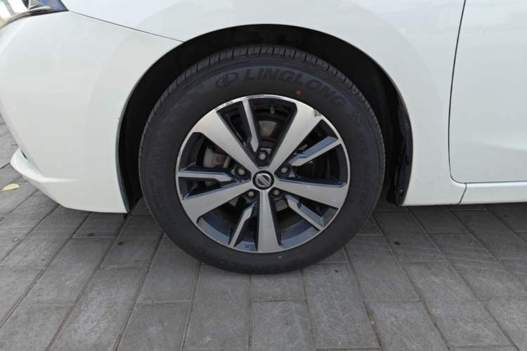 Used Nissan Lannia 2016 1.6L CVT Cool Edition Left Front Wheel Hub