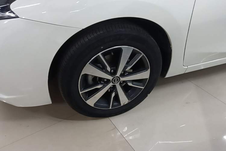 Used Nissan Lannia 2016 1.6L CVT Cool Edition Left Front Wheel Hub