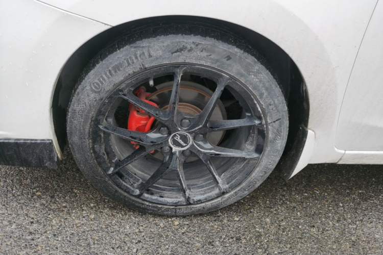 Used Nissan Lannia 2016 1.6L CVT Cool Edition Left Front Wheel Hub