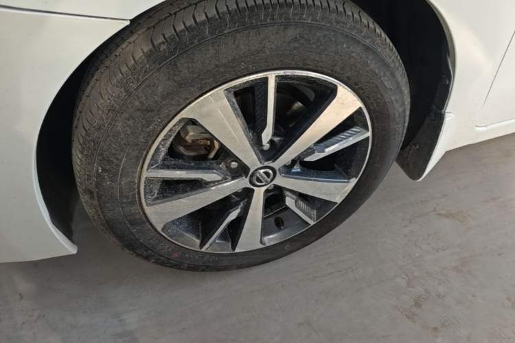 Used Nissan Lannia 2016 1.6L CVT Cool Edition Left Front Wheel Hub
