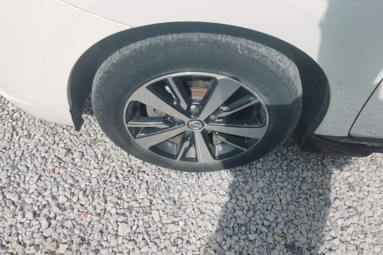 Used Nissan Lannia 2016 1.6L CVT Cool Edition Left Front Wheel Hub