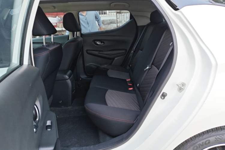 Used Nissan Lannia 2016 1.6L CVT Cool Edition Left Rear Seat