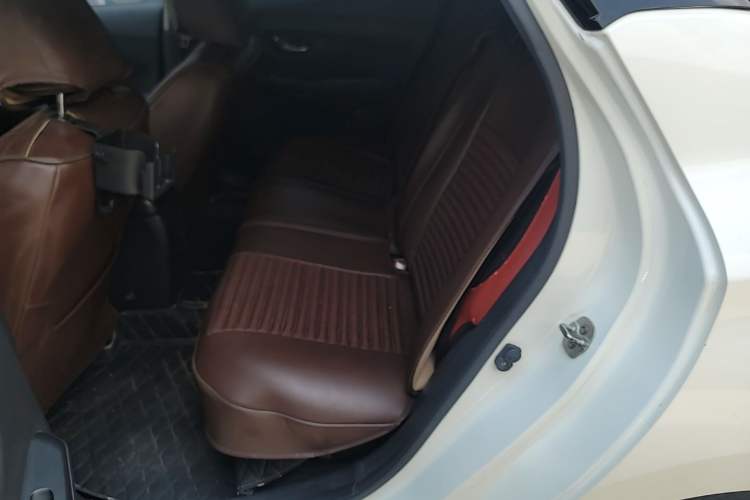 Used Nissan Lannia 2016 1.6L CVT Cool Edition Left Rear Seat