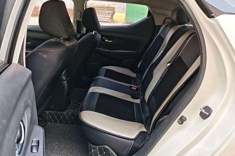 Used Nissan Lannia 2016 1.6L CVT Smart Cool Edition Left Rear Seat