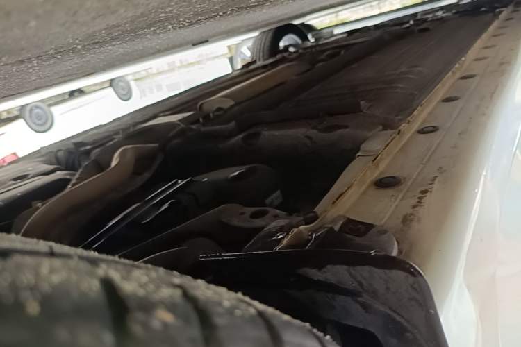 Used Nissan Lannia 2016 1.6L CVT Smart Cool Edition Left Side Sill