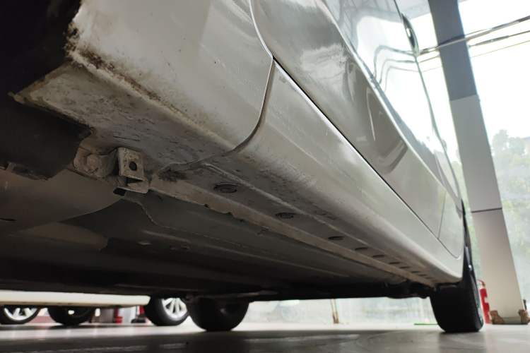 Used Nissan Lannia 2016 1.6L Manual Cool Edition Left Side Sill