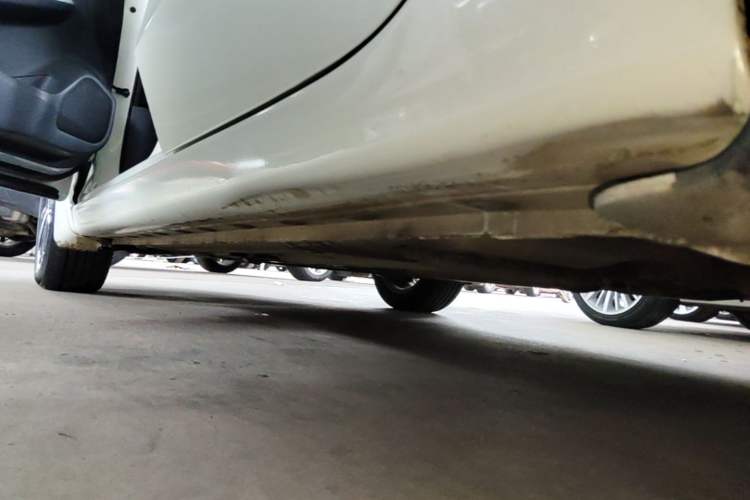 Used Nissan Lannia 2016 1.6L CVT Cool Edition Left Side Sill