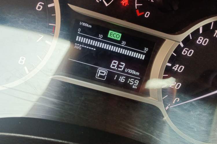 Used Nissan Lannia 2016 1.6L CVT Smart Cool Edition Odometer Close Up