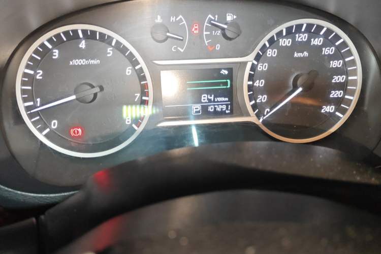 Used Nissan Lannia 2016 1.6L CVT Smart Edition Odometer Close Up