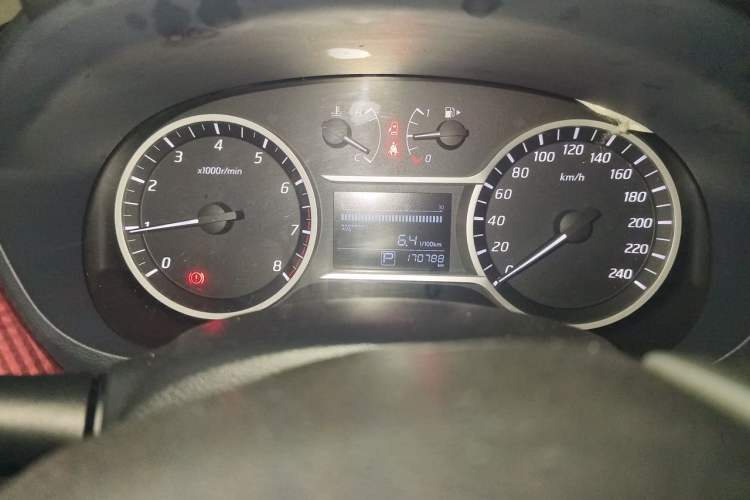 Used Nissan Lannia 2016 1.6L CVT Cool Edition Odometer Close Up