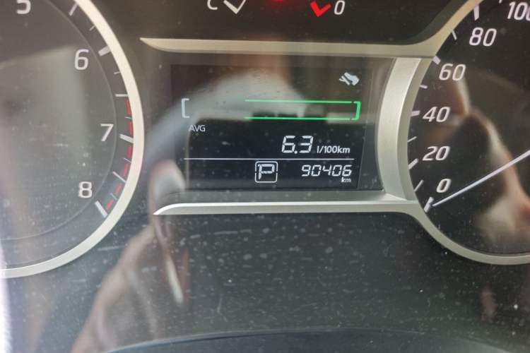 Used Nissan Lannia 2016 1.6L CVT Smart Cool Edition Odometer Close Up