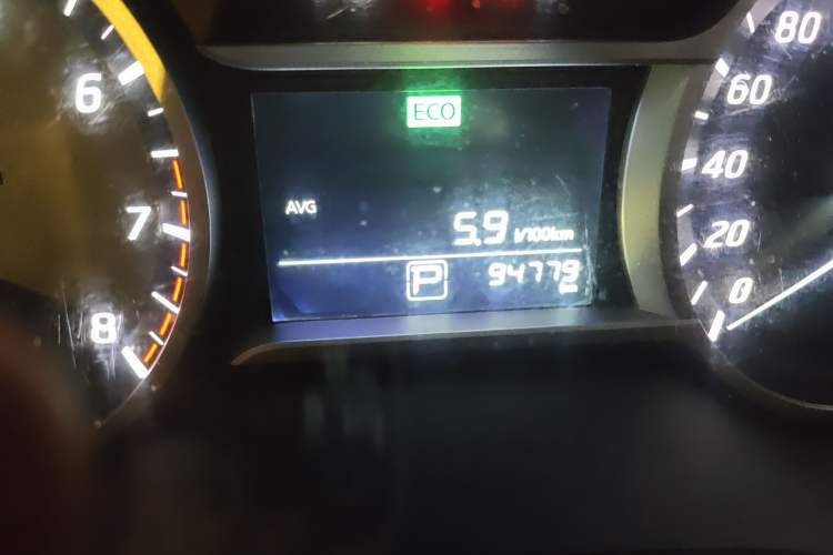Used Nissan Lannia 2016 1.6L CVT Cool Edition Odometer Close Up