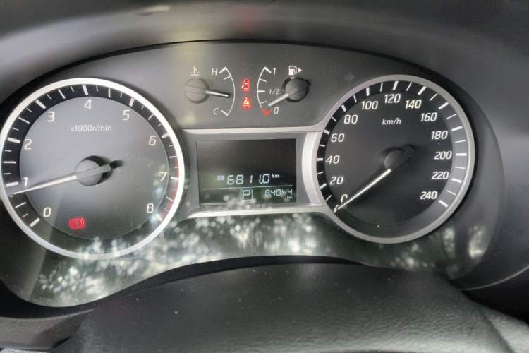 Used Nissan Lannia 2016 1.6L CVT Smart Cool Edition Odometer Close Up
