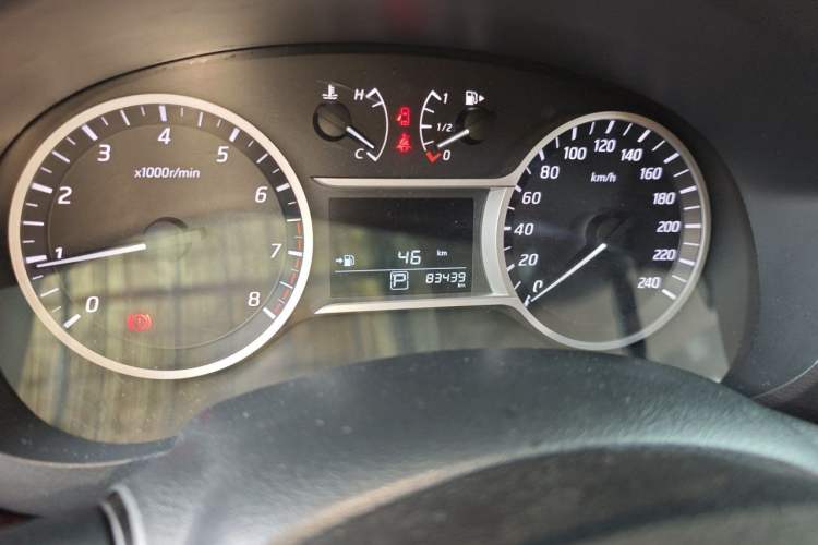 Used Nissan Lannia 2016 1.6L CVT Smart Cool Edition Odometer Close Up