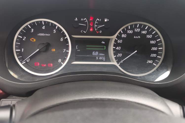 Used Nissan Lannia 2016 1.6L Manual Cool Edition Odometer Close Up