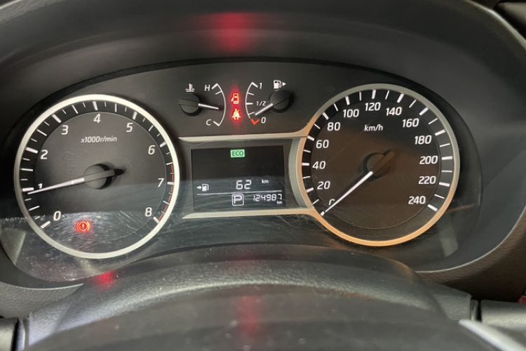 Used Nissan Lannia 2016 1.6L CVT Smart Cool Edition Odometer Close Up