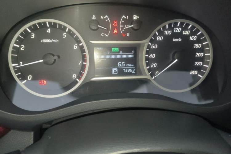 Used Nissan Lannia 2016 1.6L CVT Cool Edition Odometer Close Up