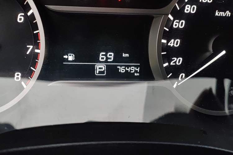 Used Nissan Lannia 2016 1.6L CVT Smart Cool Edition Odometer Close Up