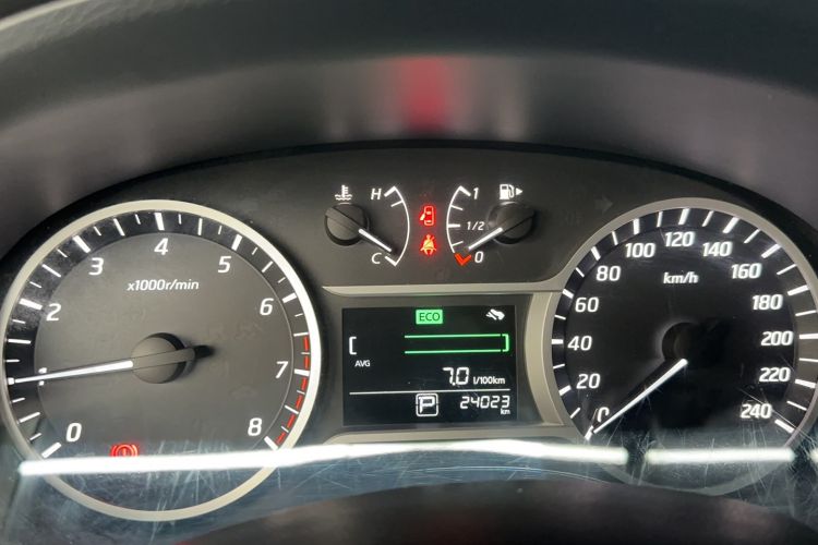 Used Nissan Lannia 2016 1.6L CVT Smart Cool Edition Odometer Close Up