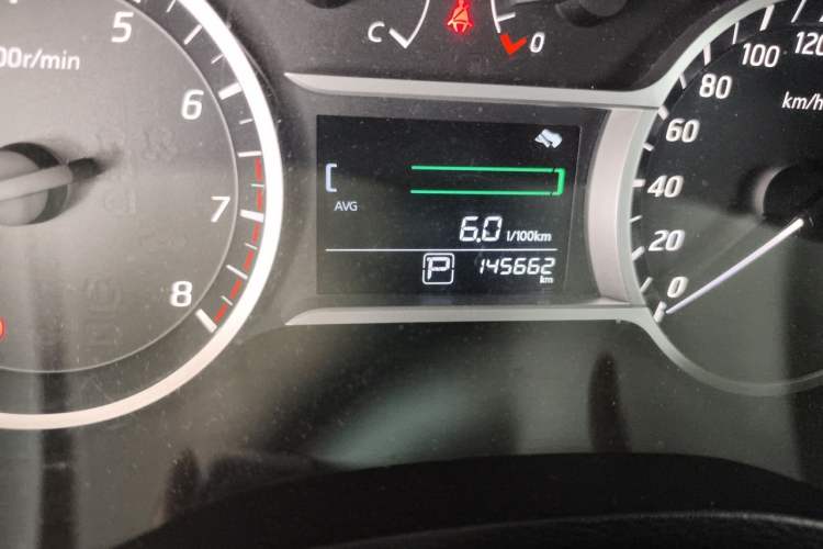 Used Nissan Lannia 2016 1.6L CVT Cool Edition Odometer Close Up