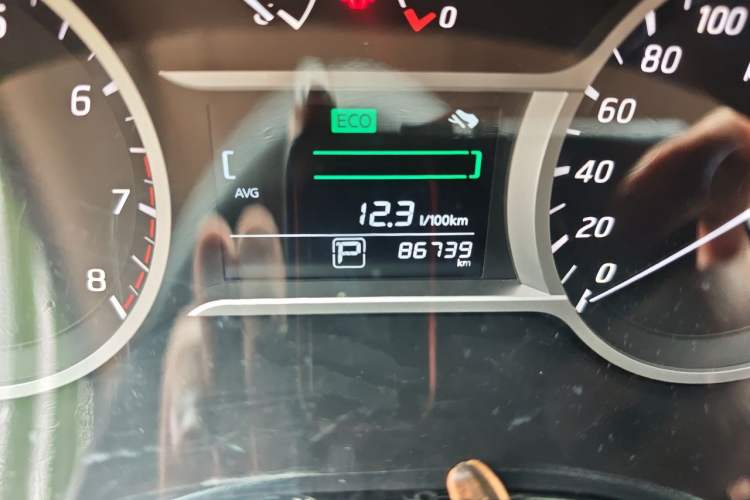 Used Nissan Lannia 2016 1.6L CVT Smart Cool Edition Odometer Close Up
