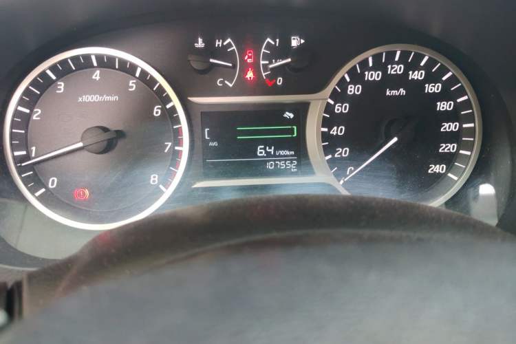 Used Nissan Lannia 2016 1.6L Manual Cool Edition Odometer Close Up