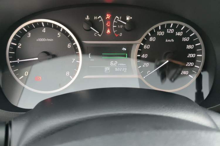 Used Nissan Lannia 2016 1.6L CVT Smart Cool Edition Odometer Close Up