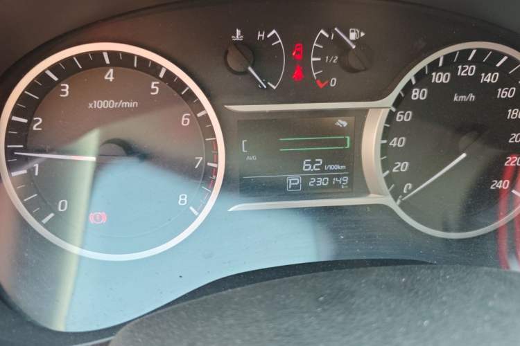 Used Nissan Lannia 2016 1.6L CVT Smart Cool Edition Odometer Close Up