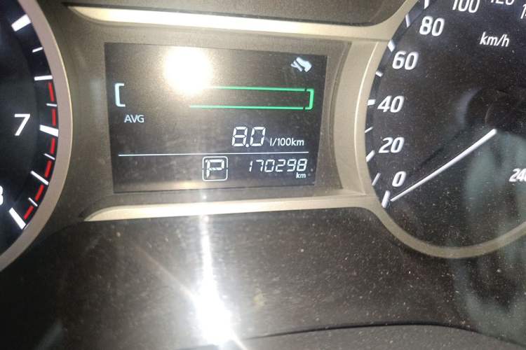 Used Nissan Lannia 2016 1.6L CVT Smart Cool Edition Odometer Close Up