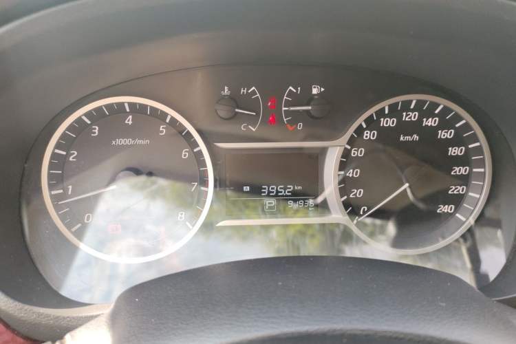 Used Nissan Lannia 2016 1.6L CVT Smart Cool Edition Odometer Close Up