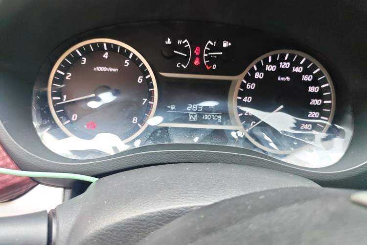 Used Nissan Lannia 2016 1.6L CVT Smart Cool Edition Odometer Close Up