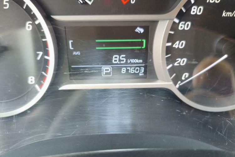 Used Nissan Lannia 2016 1.6L CVT Smart Cool Edition Odometer Close Up
