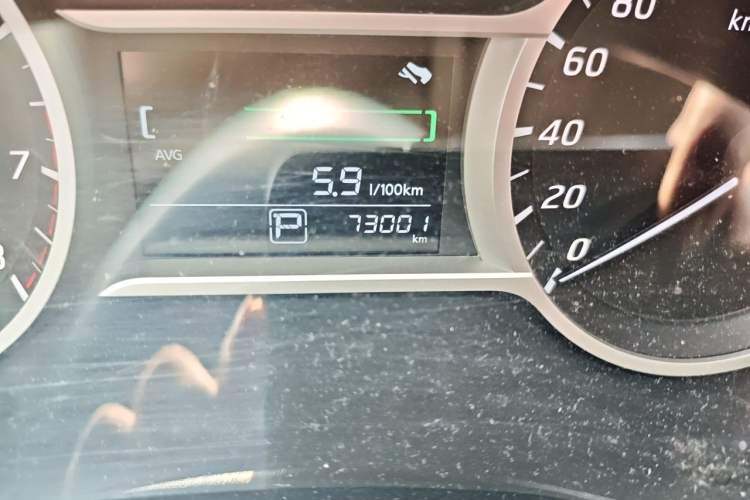 Used Nissan Lannia 2016 1.6L CVT Smart Cool Edition Odometer Close Up