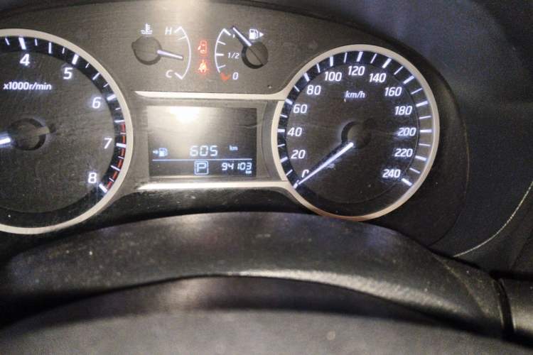 Used Nissan Lannia 2016 1.6L CVT Cool Edition Odometer Close Up