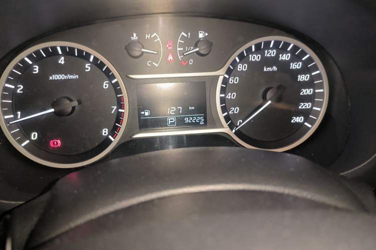 Used Nissan Lannia 2016 1.6L CVT Smart Cool Edition Odometer Close Up