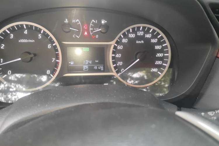 Used Nissan Lannia 2016 1.6L CVT Smart Cool Edition Odometer Close Up