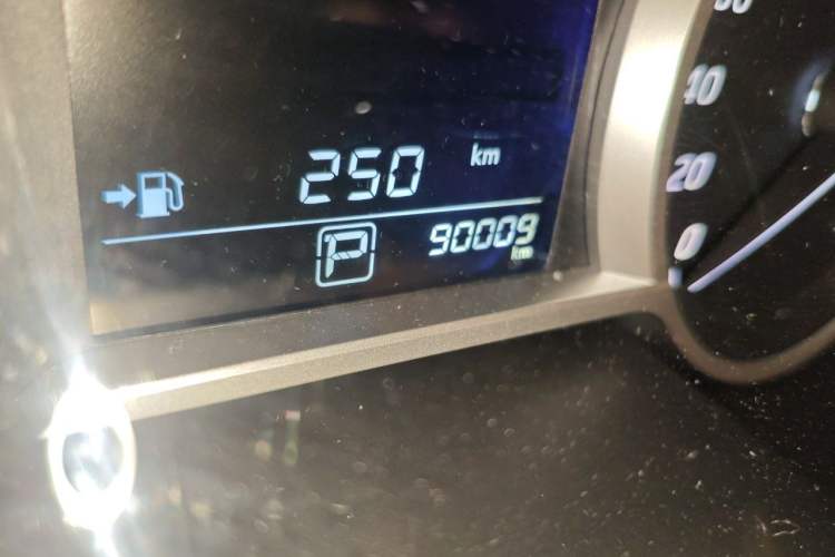 Used Nissan Lannia 2016 1.6L CVT Smart Cool Edition Odometer Close Up