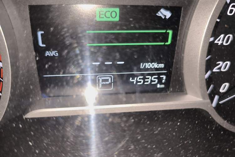 Used Nissan Lannia 2016 1.6L CVT Smart Cool Edition Odometer Close Up