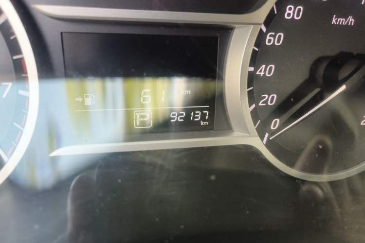 Used Nissan Lannia 2016 1.6L CVT Smart Cool Edition Odometer Close Up