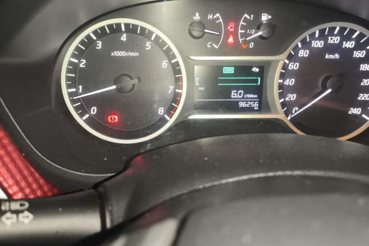 Used Nissan Lannia 2016 1.6L Manual Cool Edition Odometer Close Up