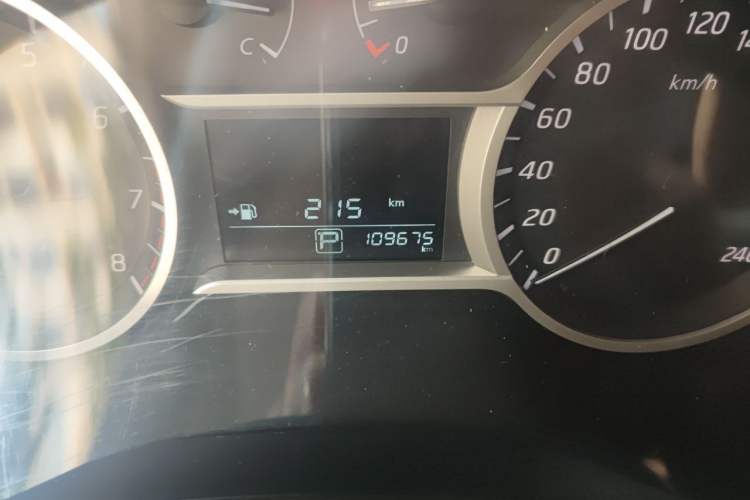 Used Nissan Lannia 2016 1.6L CVT Smart Cool Edition Odometer Close Up
