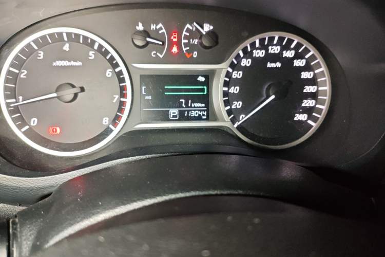 Used Nissan Lannia 2016 1.6L CVT Smart Cool Edition Odometer Close Up