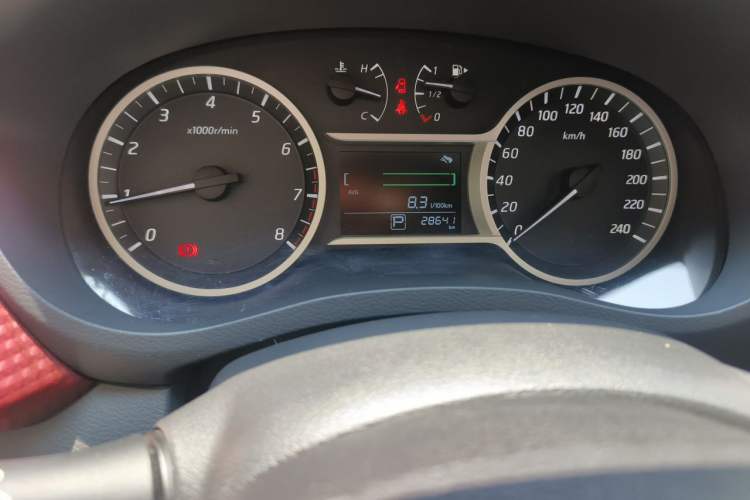 Used Nissan Lannia 2016 1.6L CVT Cool Edition Odometer Close Up