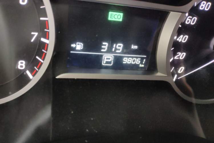 Used Nissan Lannia 2016 1.6L CVT Smart Cool Edition Odometer Close Up