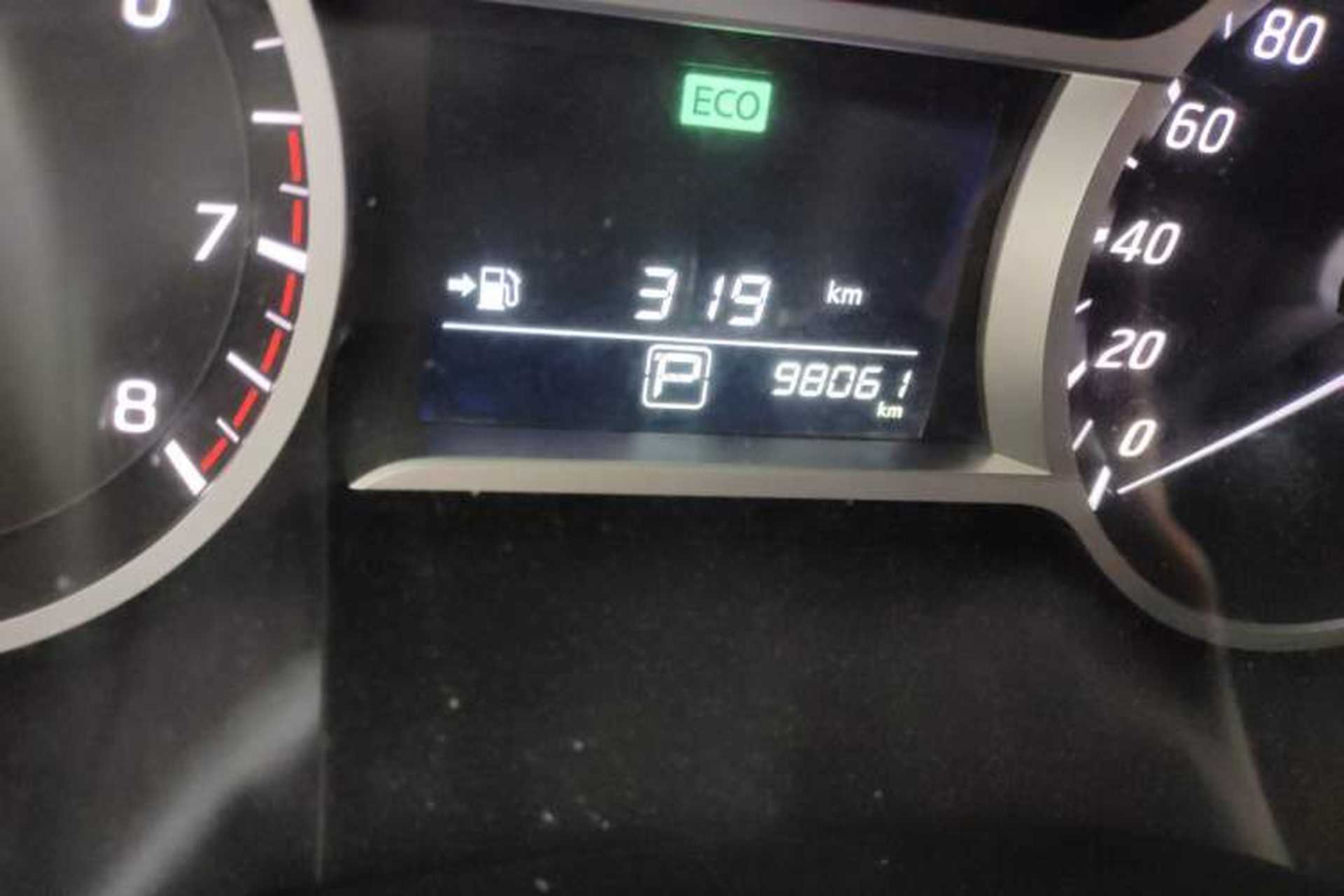 Used Nissan Lannia 2016 1.6L CVT Smart Cool Edition Odometer Close Up